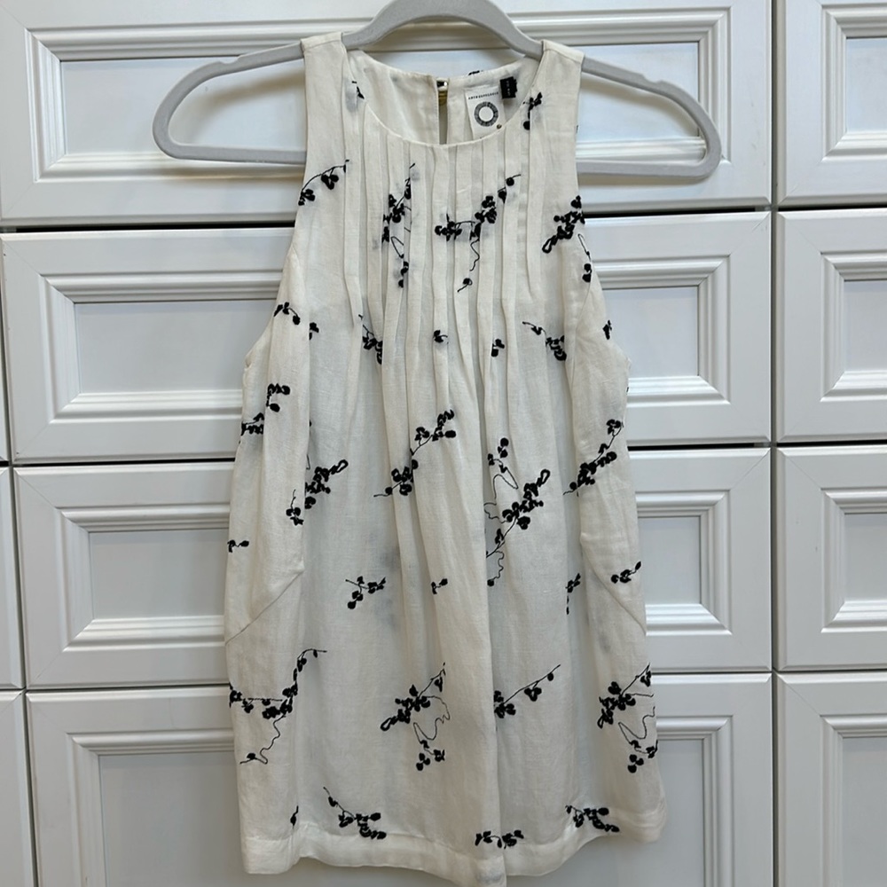 Anthropologie Akemi & Kin linen blouse